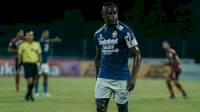 Victor Igbonefo Dipertahankan Persib, Bobotoh Tetap Penasaran